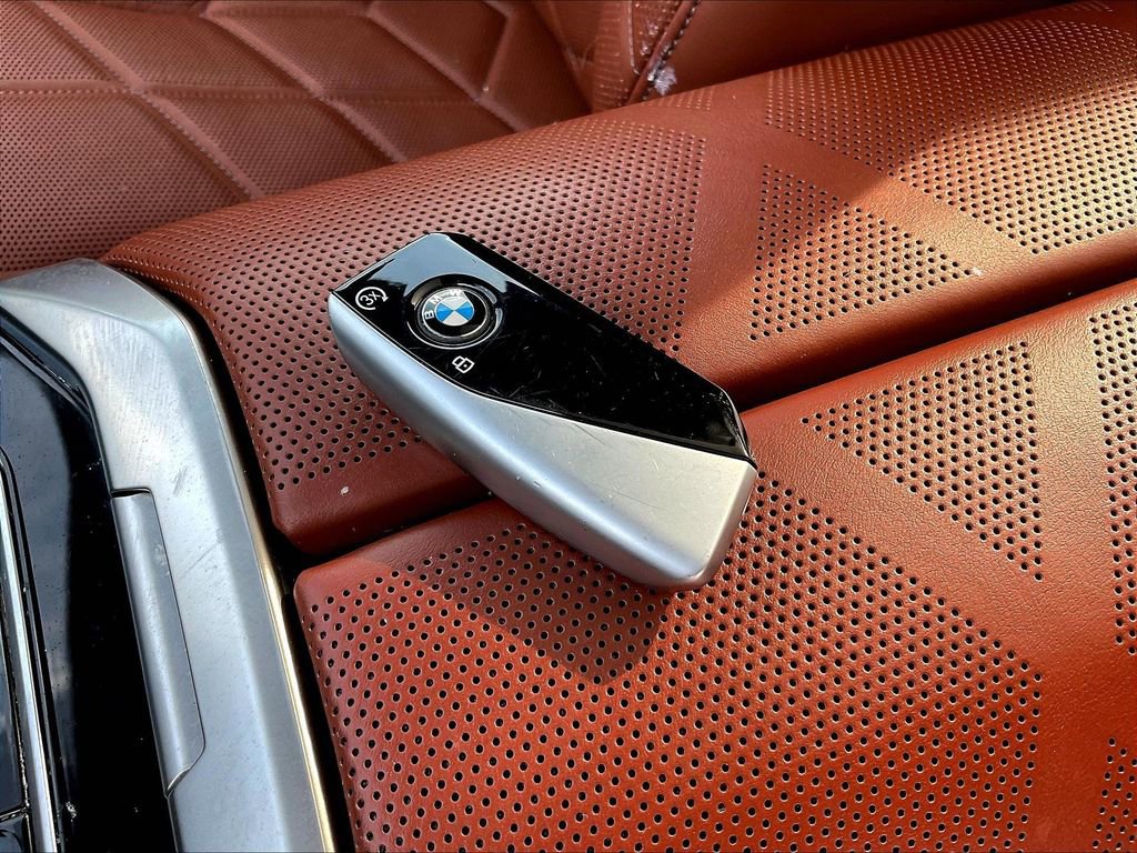 Used 2023 BMW i7 xDrive60 AWD/4WD image 34