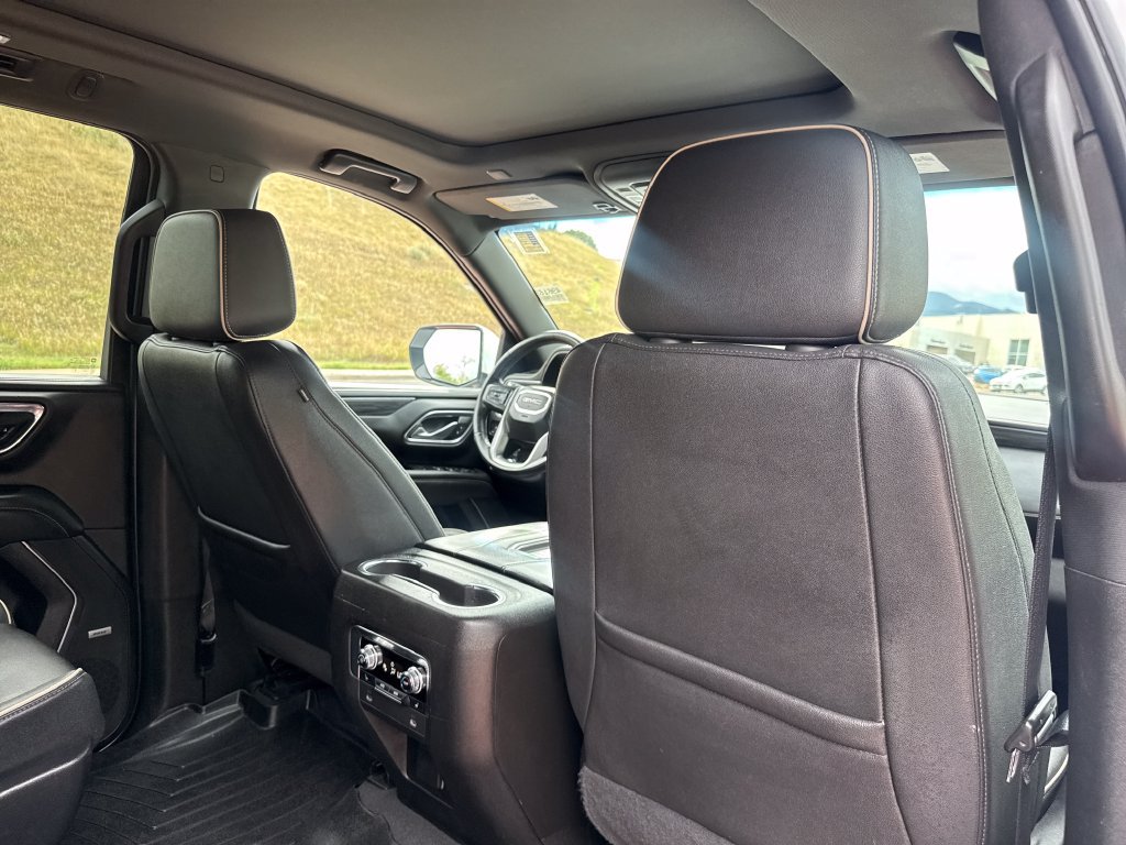 Used 2022 GMC Yukon XL SLT w/ SLT Premium Package AWD/4WD image 28
