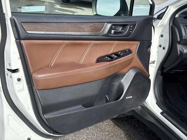 Used 2017 Subaru Outback 3.6R Touring w/ Popular Package #5A image 11