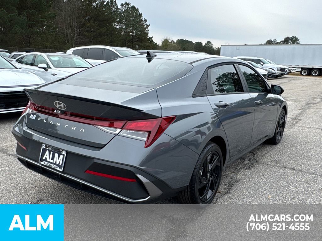 Used 2026 Hyundai Elantra SEL Sport image 5
