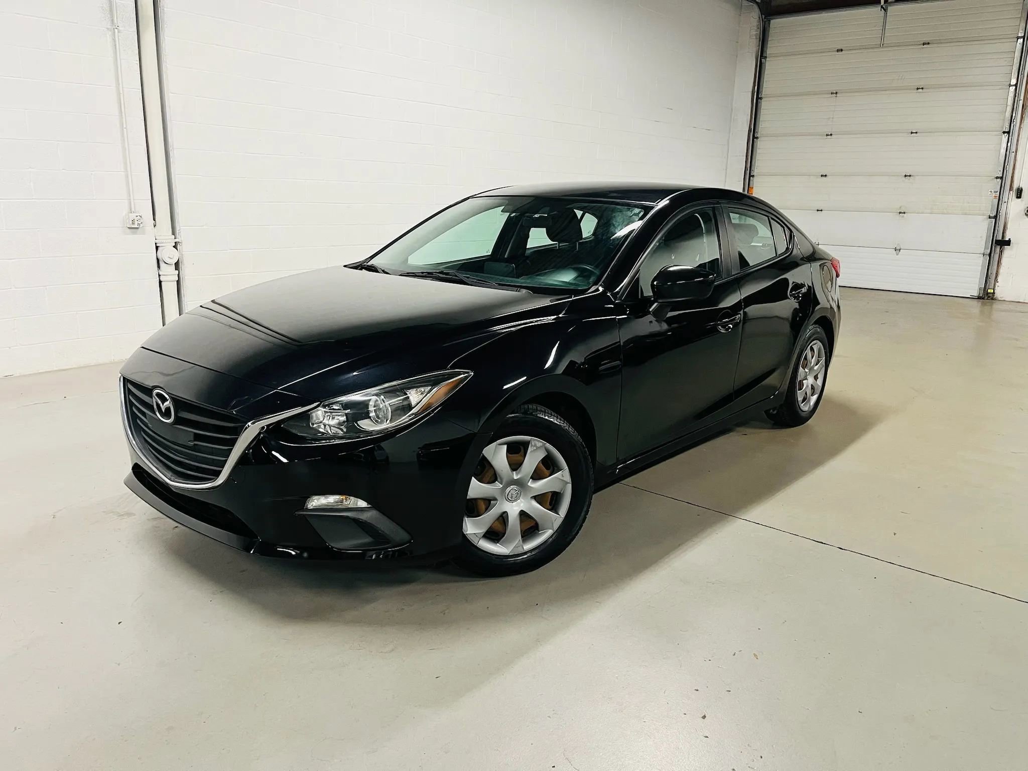Used 2015 MAZDA MAZDA3 i Sport image 1