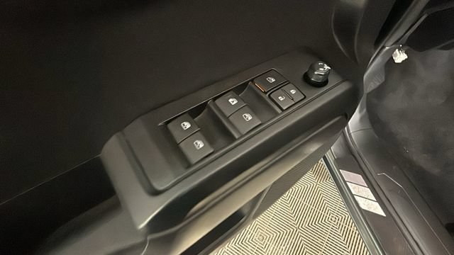 Used 2023 Toyota Tacoma SR AWD/4WD image 10