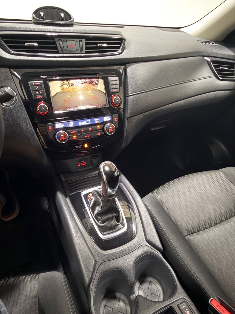 Used 2018 Nissan Rogue SV AWD/4WD image 13