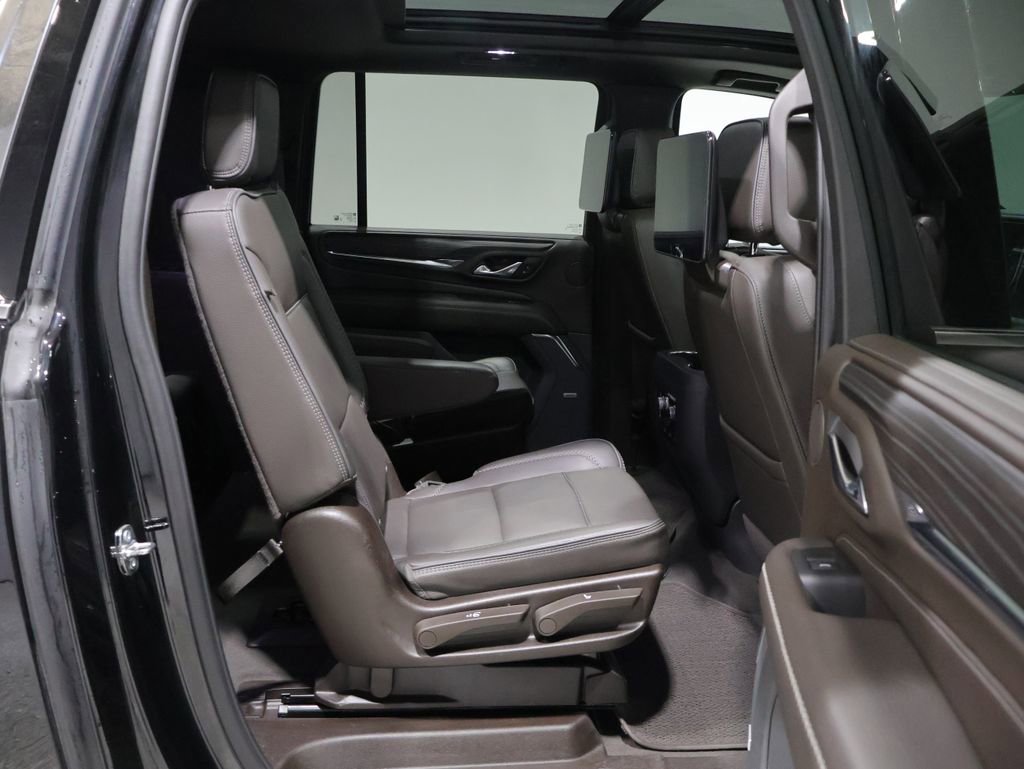 Used 2024 GMC Yukon XL Denali w/ Denali Reserve Package image 28
