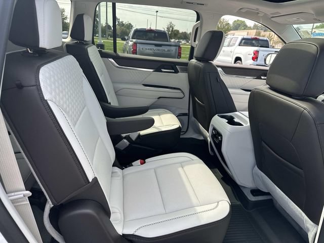 Certified 2025 GMC Acadia Denali w/ Super Cruise Package AWD/4WD image 27