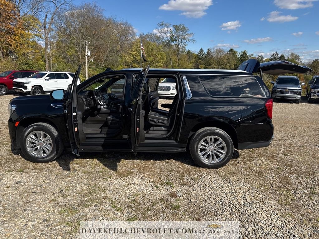 Used 2021 GMC Yukon XL SLT w/ SLT Premium Package image 33