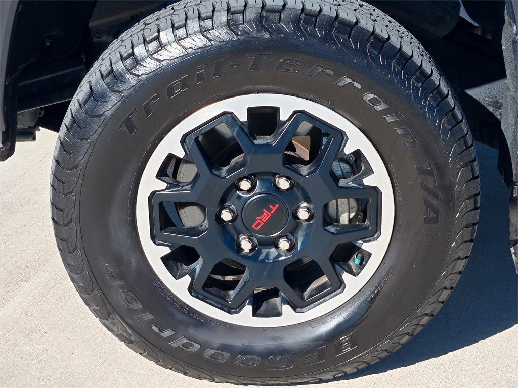 Used 2024 Toyota Tacoma TRD Off-Road image 9