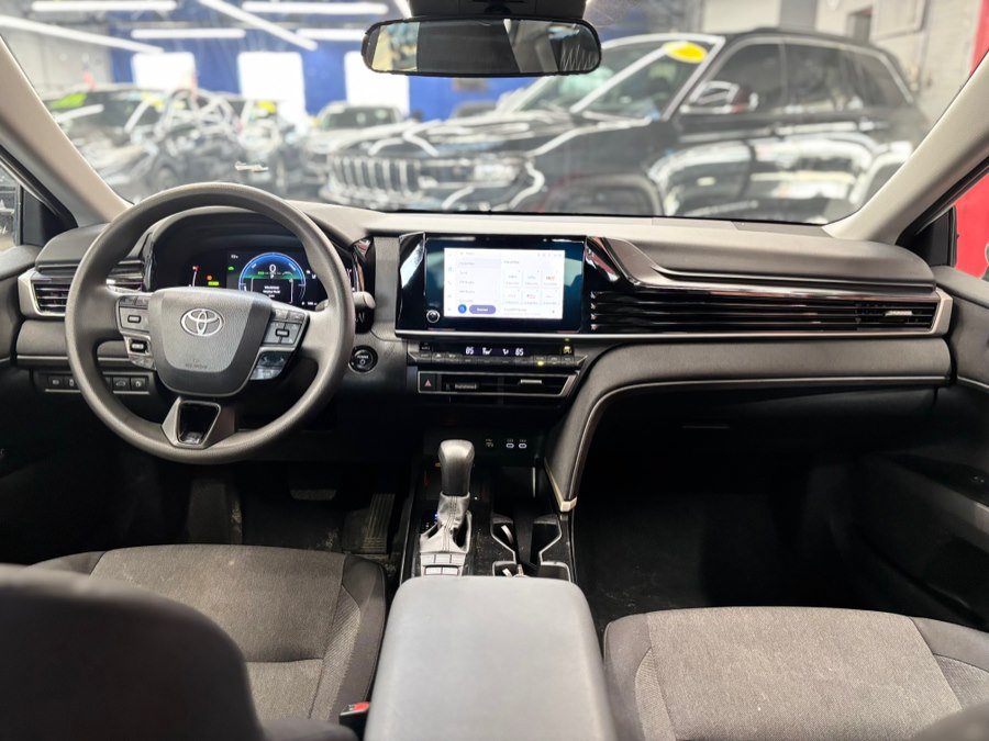 Used 2025 Toyota Camry LE FWD image 24