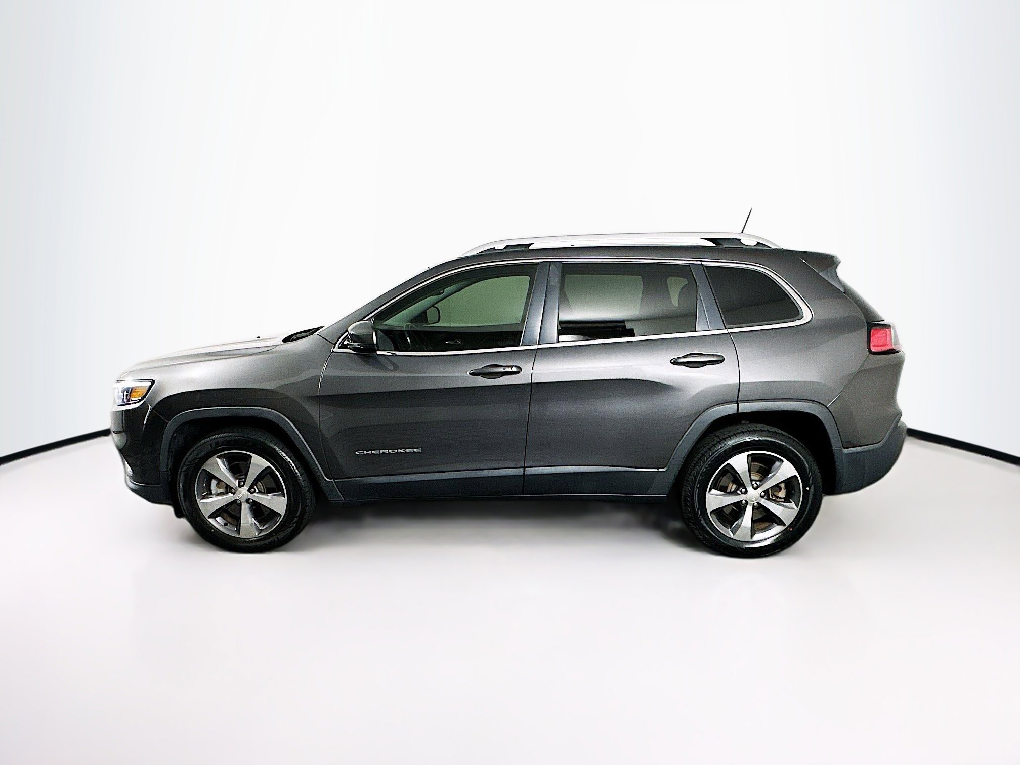 Used 2019 Jeep Cherokee Limited image 4