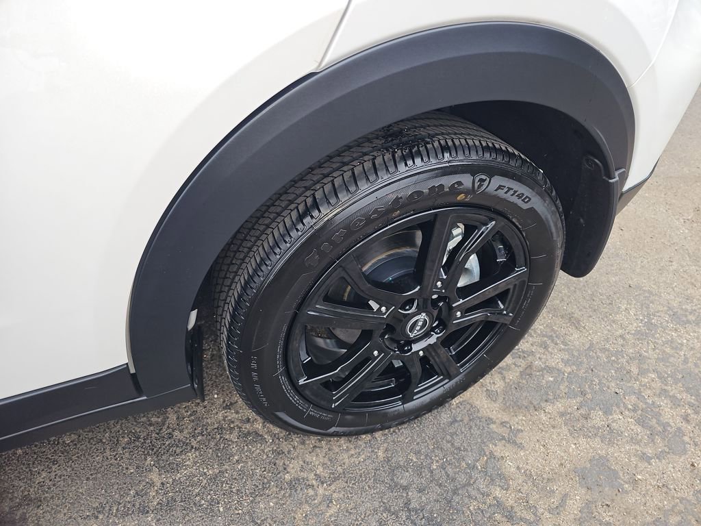 Used 2023 Nissan Kicks SR w/ SR Premium Package image 26