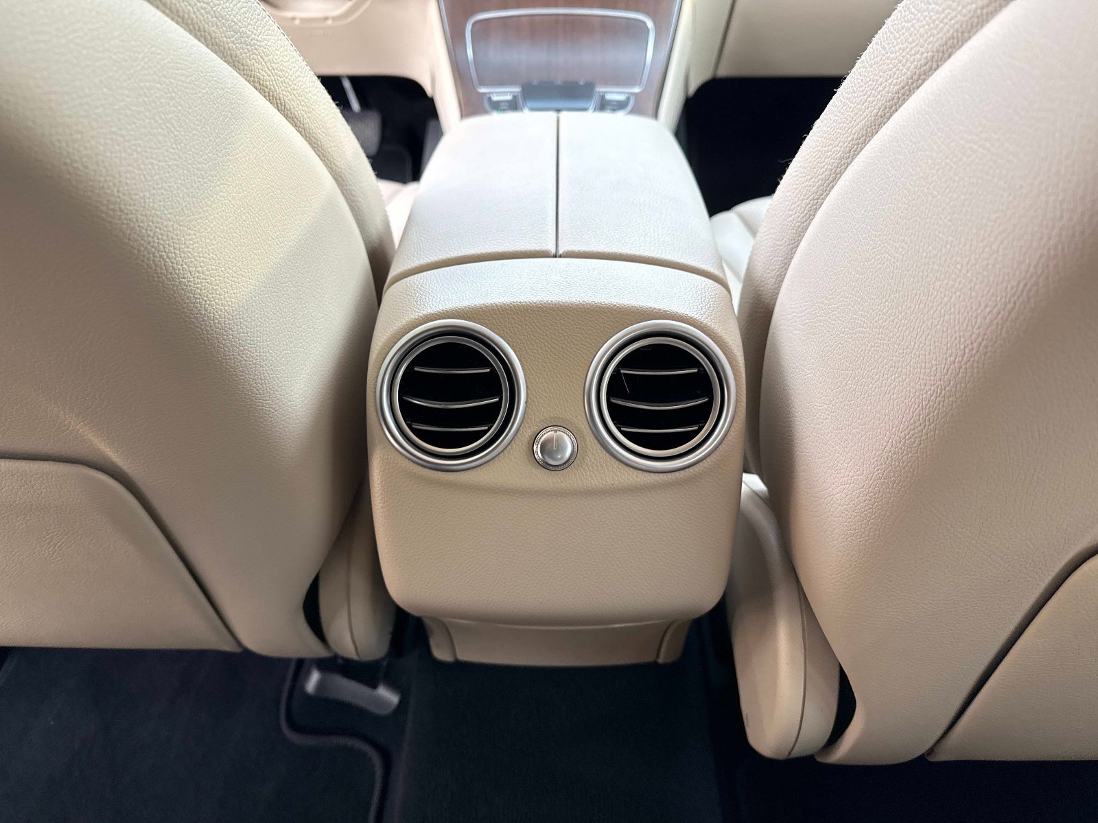 Used 2022 Mercedes-Benz GLC 300 4MATIC w/ Premium Package Lite image 17