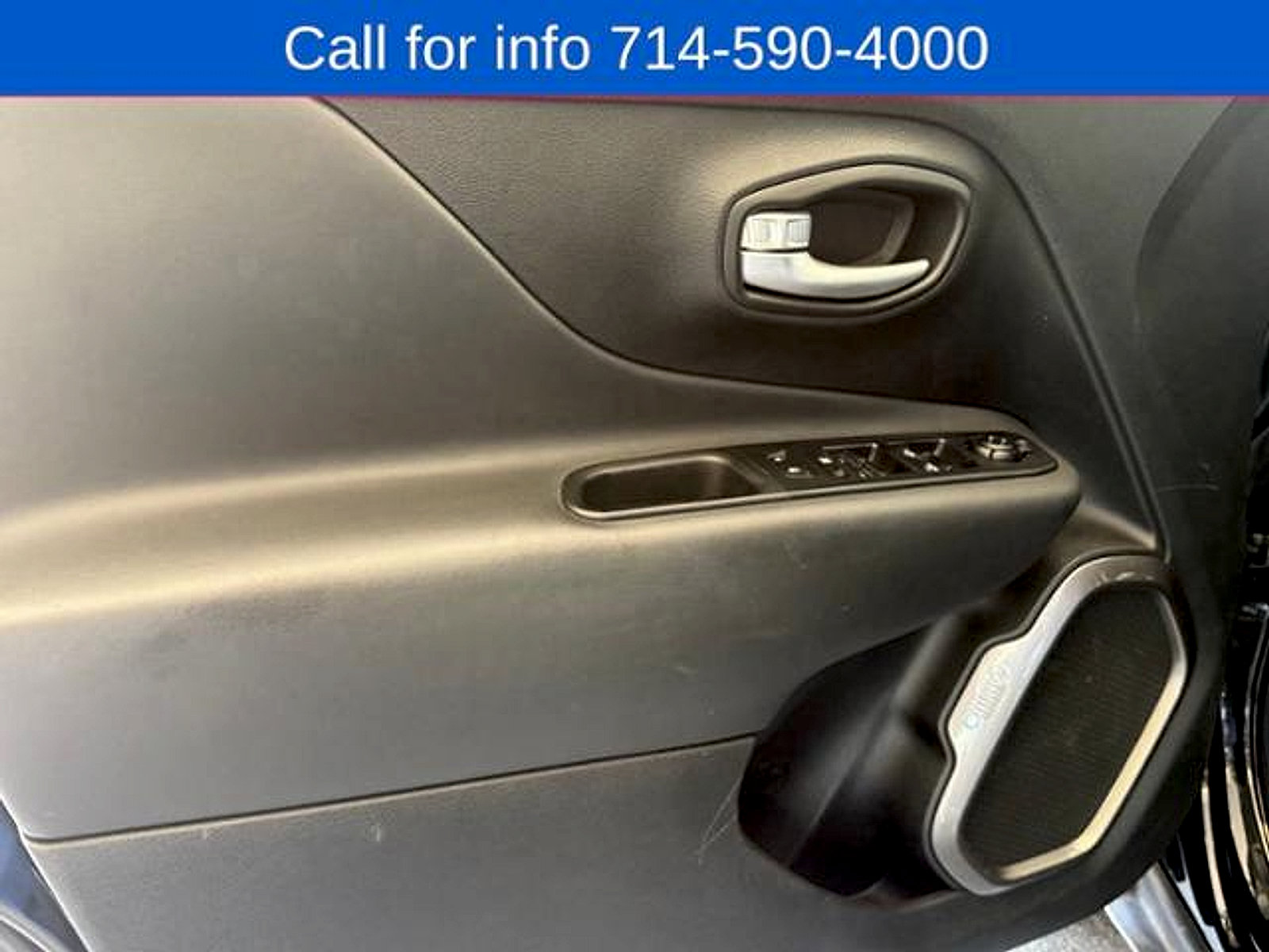 Used 2023 Jeep Renegade Latitude AWD/4WD image 11