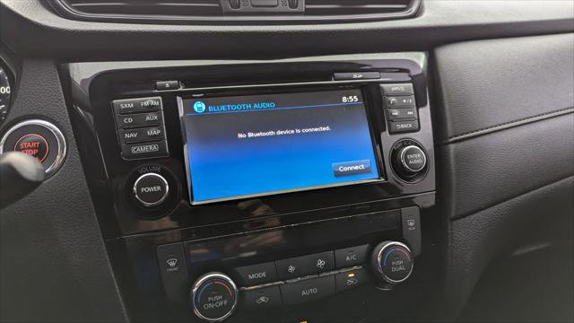 Used 2017 Nissan Rogue SV w/ SV Premium Package image 24