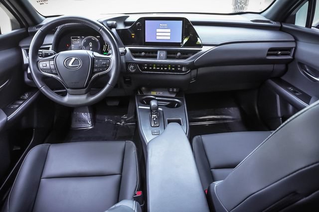 Certified 2025 Lexus UX 300h FWD w/ Accessory Package (Z2) image 17