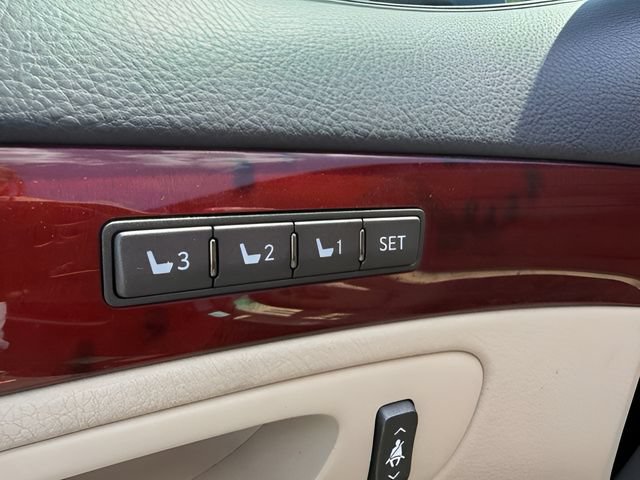 Used 2011 Lexus LS 460 AWD w/ Comfort Pkg image 7