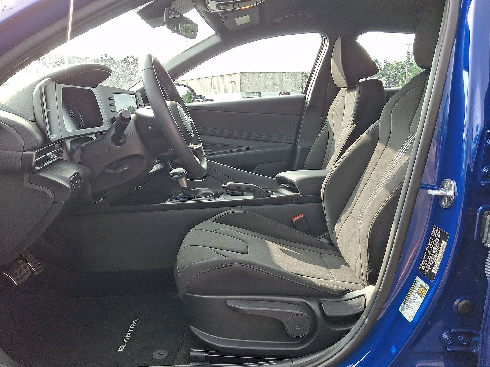 Used 2025 Hyundai Elantra Sport FWD image 17