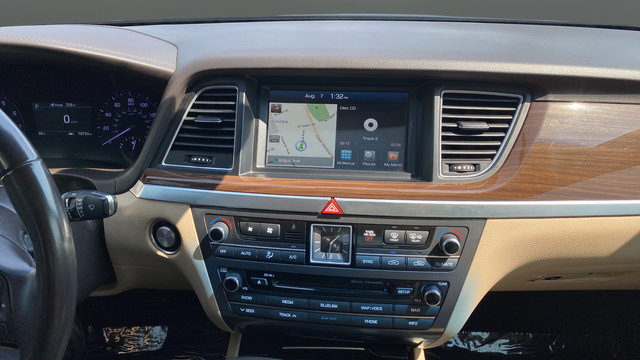 Used 2018 Genesis G80 3.8 RWD image 13