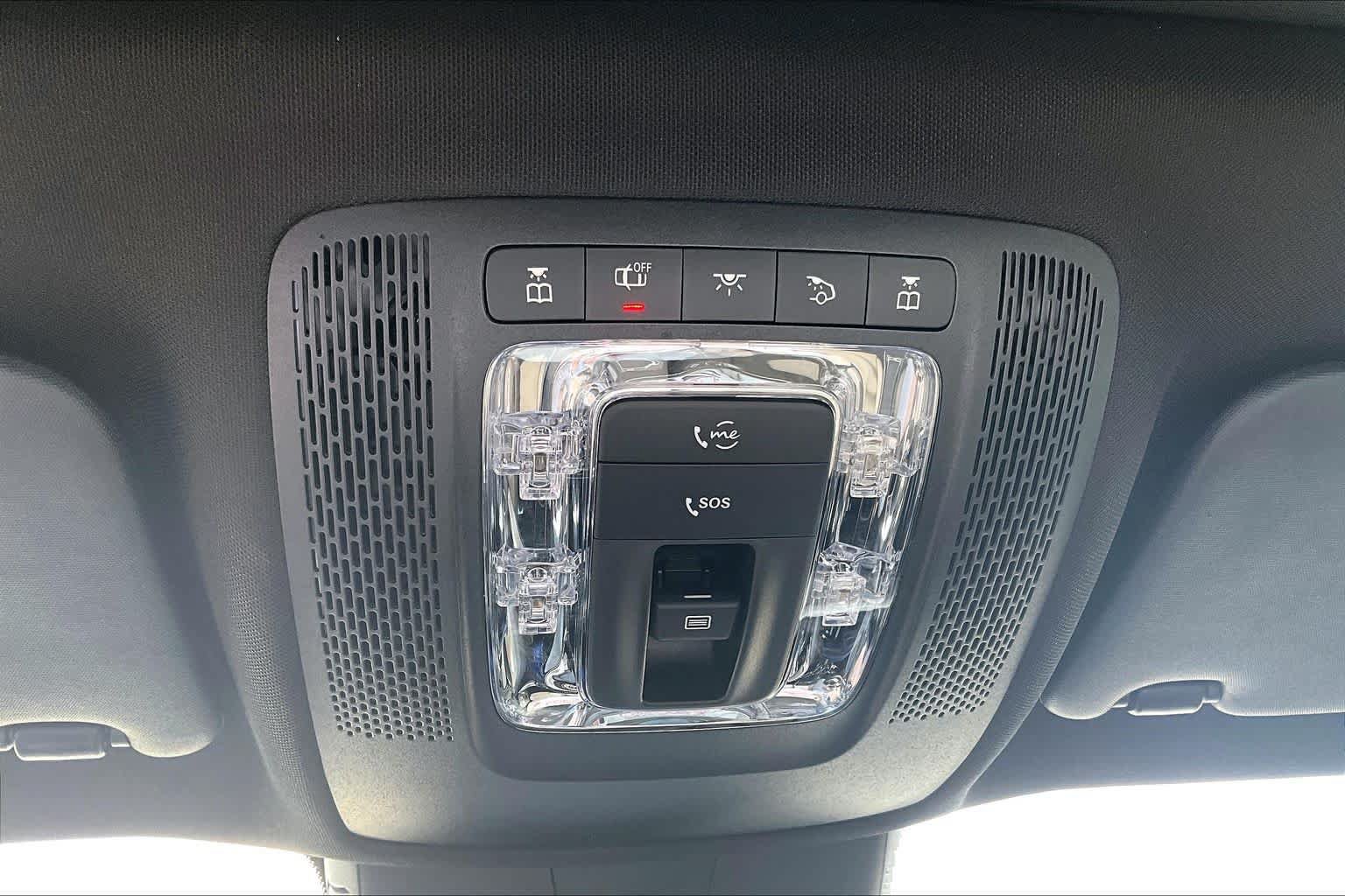 Used 2025 Mercedes-Benz GLB 250 image 35