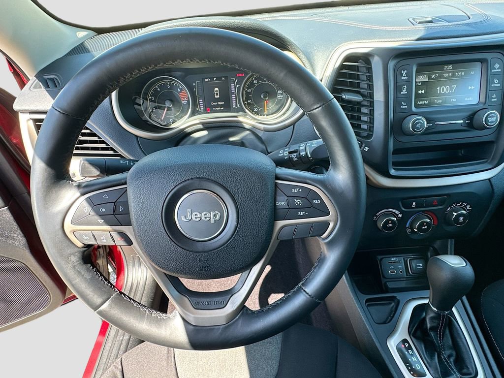 Used 2016 Jeep Cherokee Sport image 11