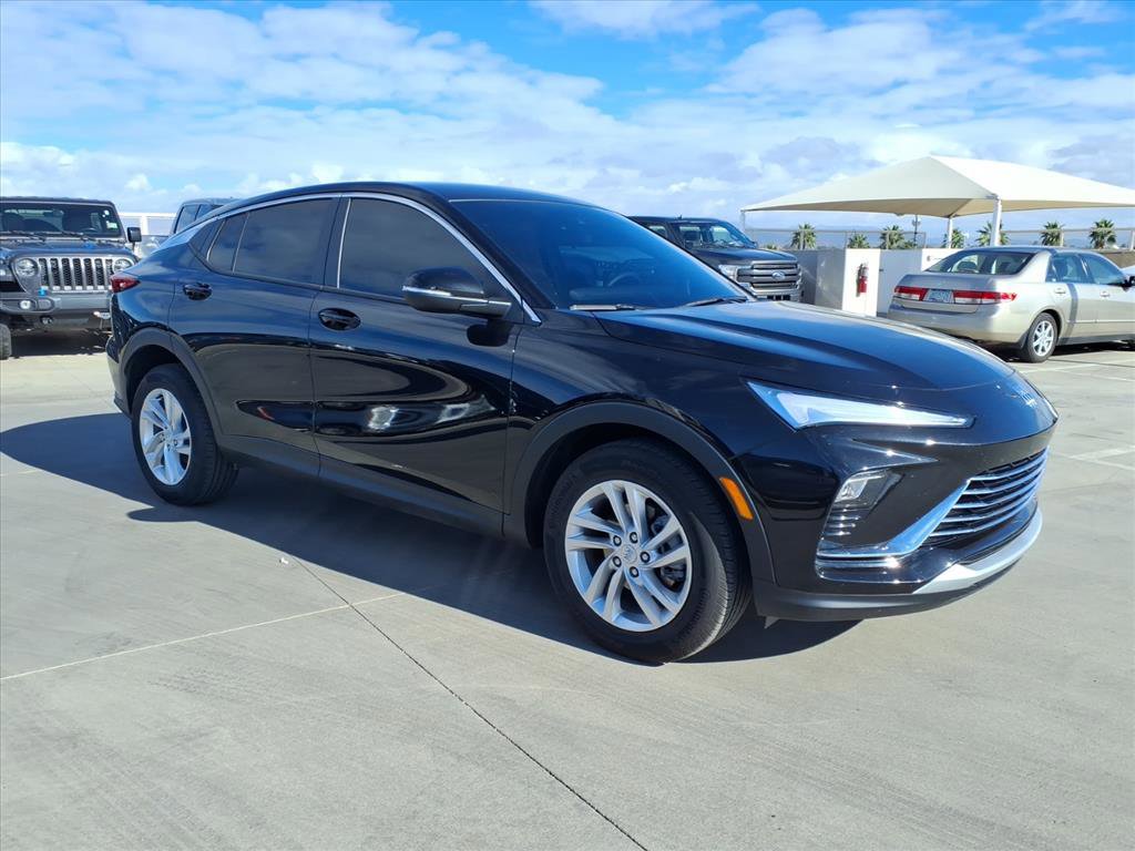 Used 2025 Buick Envista Preferred w/ Convenience II Package image 3