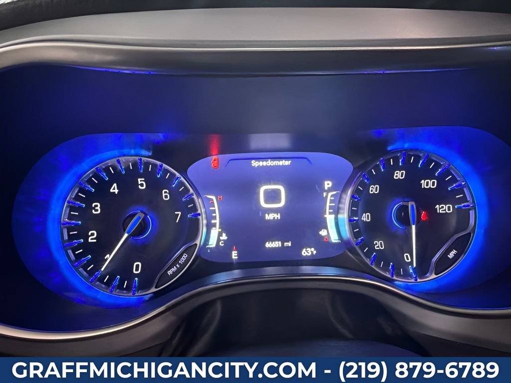 Used 2025 Chrysler Pacifica Limited FWD image 22