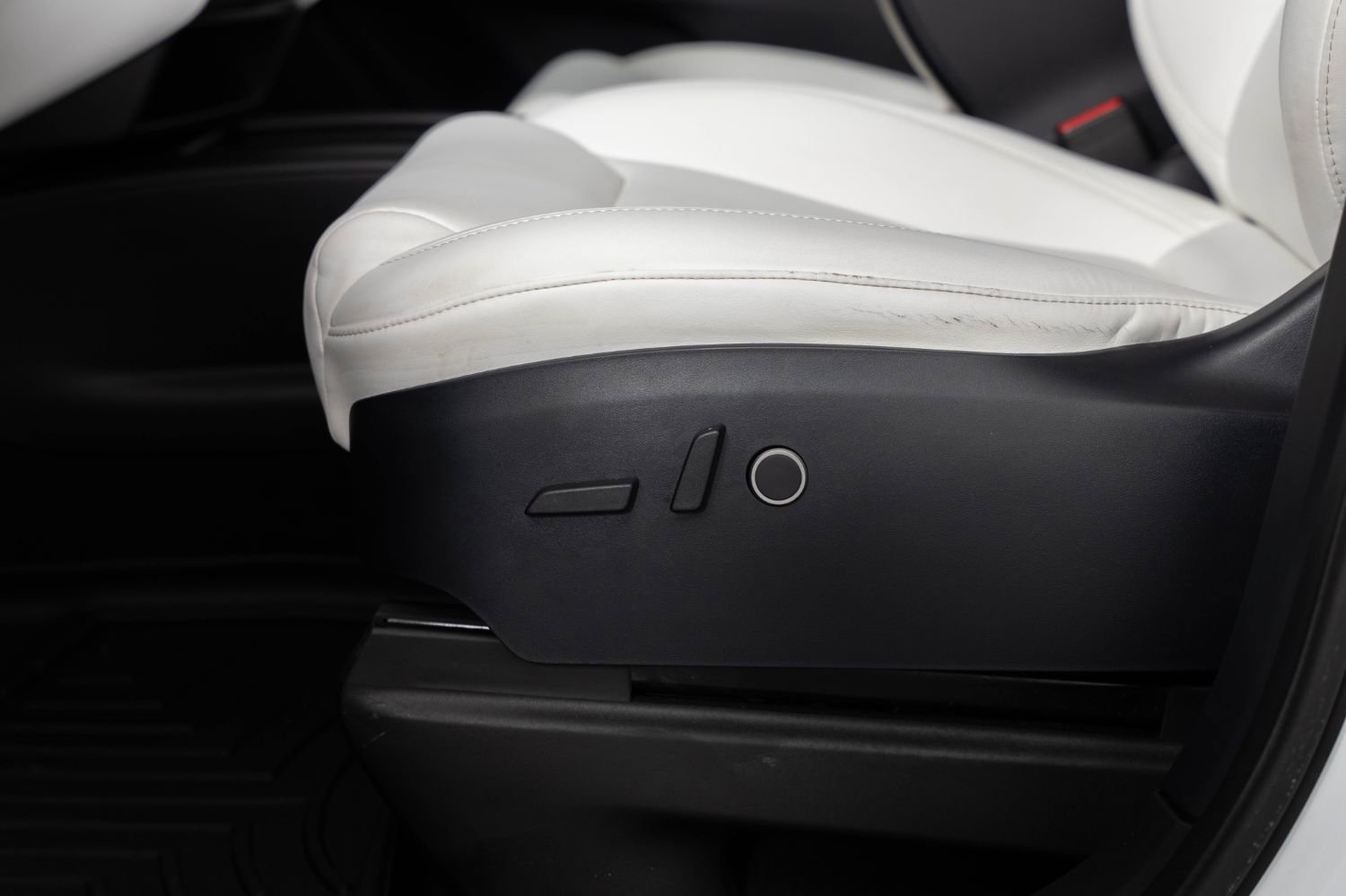 Used 2020 Tesla Model X Long Range image 17