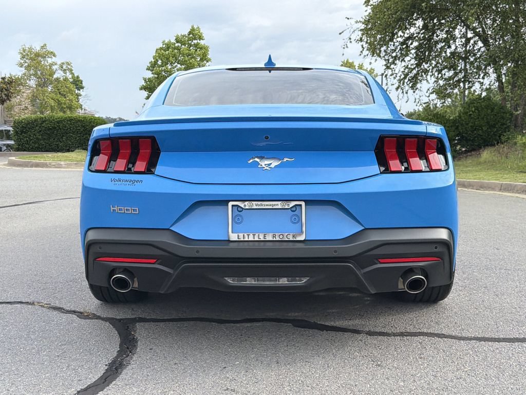 Used 2025 Ford Mustang Premium RWD image 4