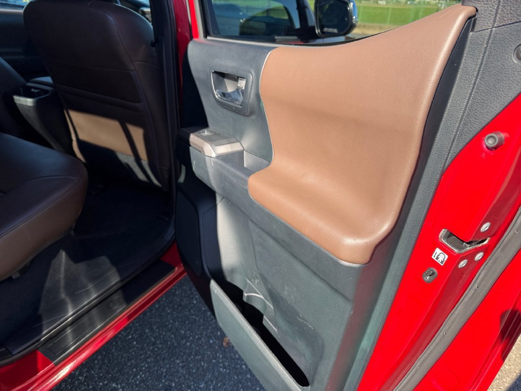 Used 2016 Toyota Tacoma Limited w/ Towing Package AWD/4WD image 23