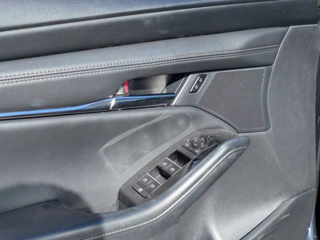 Used 2025 MAZDA MAZDA3 s image 3