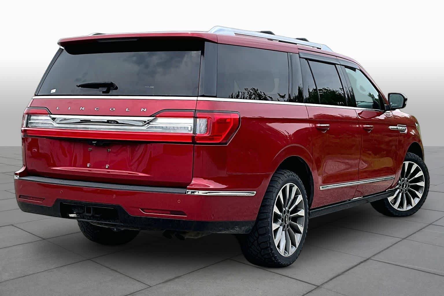 Used 2020 Lincoln Navigator L Reserve w/ Luxury Package AWD/4WD image 13