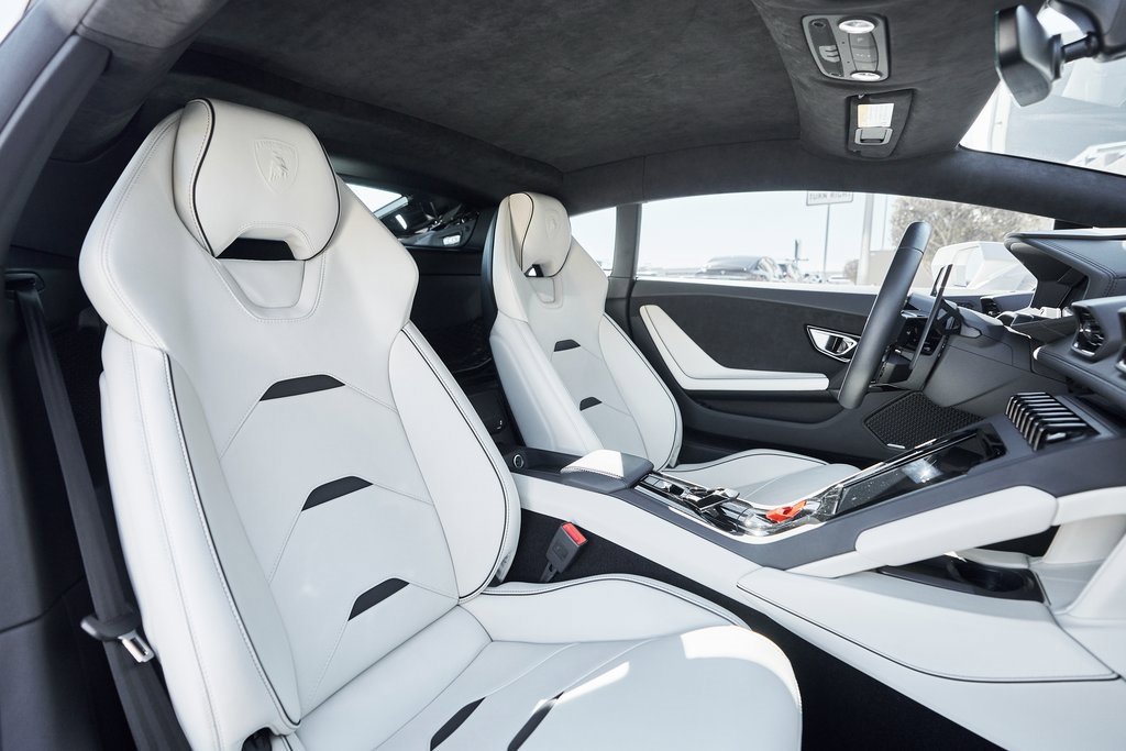 Used 2022 Lamborghini Huracan EVO image 38