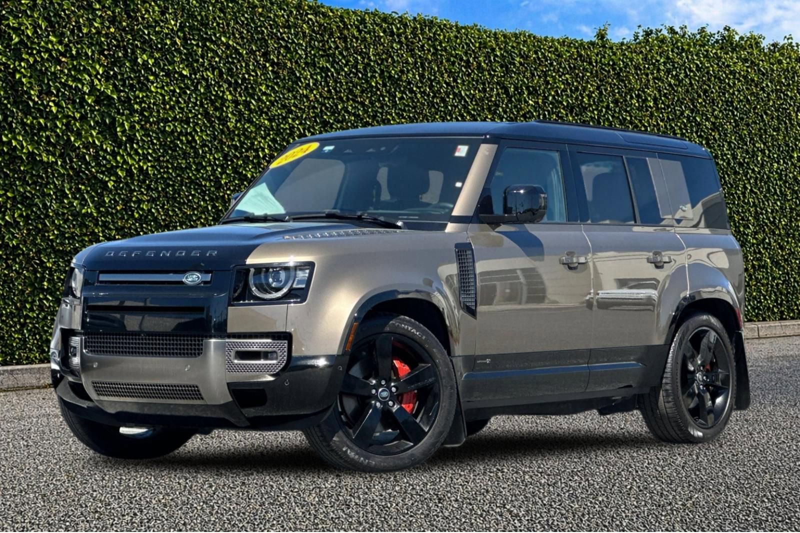 Used 2024 Land Rover Defender 110 X AWD/4WD image 8