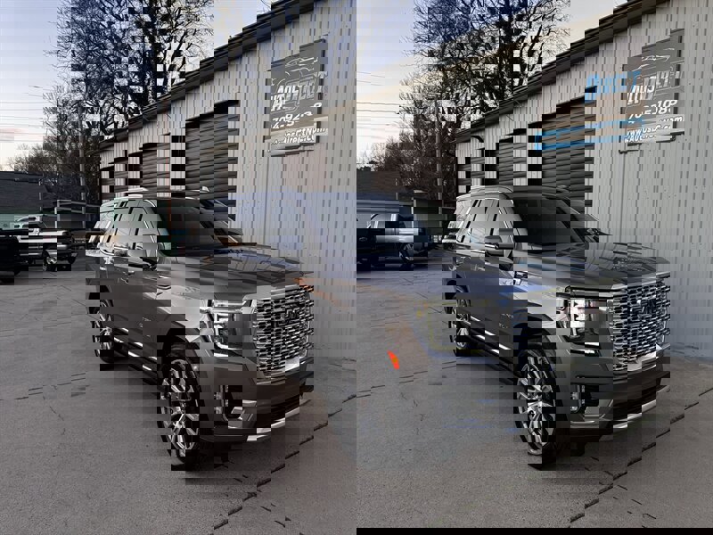 Used 2021 GMC Yukon Denali w/ Denali Ultimate Package image 2