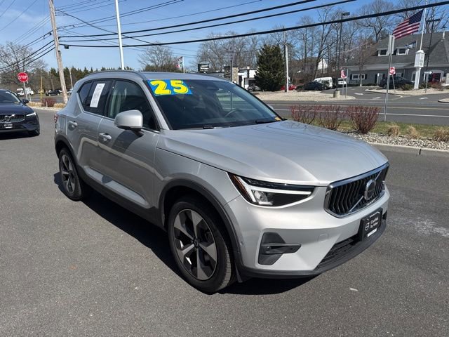 Certified 2025 Volvo XC40 B5 Plus image 6