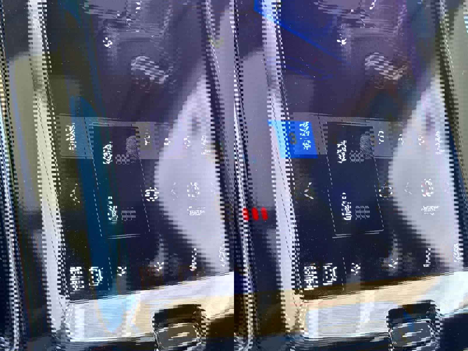 Used 2023 Volvo XC60 B5 Plus image 19