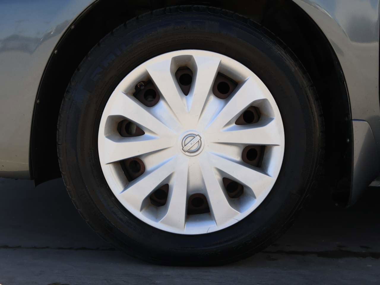 Used 2016 Nissan Versa SV image 6