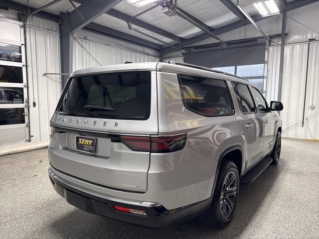 Used 2024 Jeep Wagoneer L Series II image 26