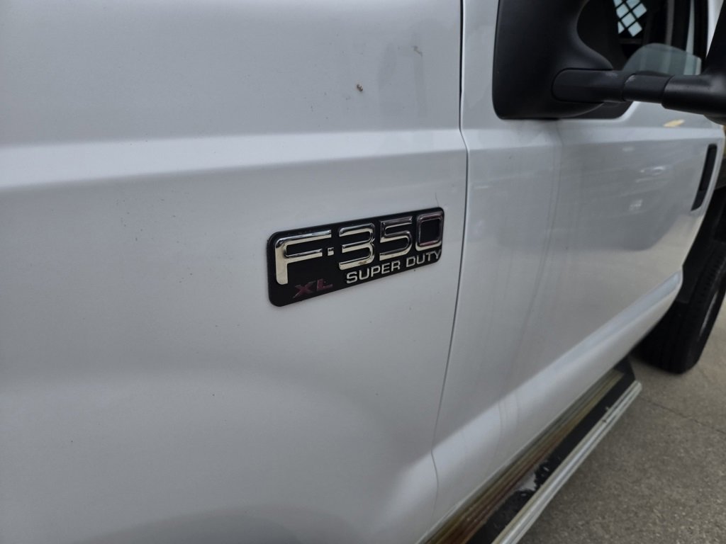 Used 2004 Ford F350 XL image 6