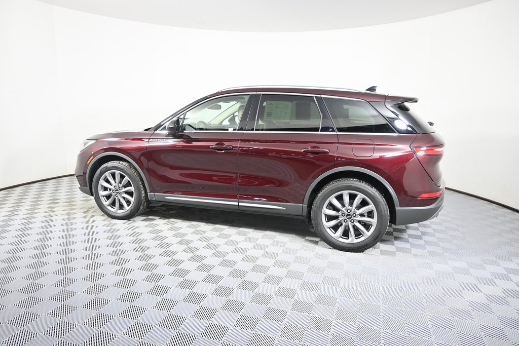 Used 2021 Lincoln Corsair AWD w/ Premium Package image 3