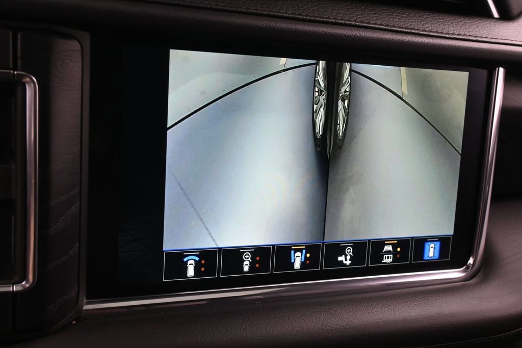 Used 2022 GMC Yukon Denali w/ Denali Premium Package AWD/4WD image 24
