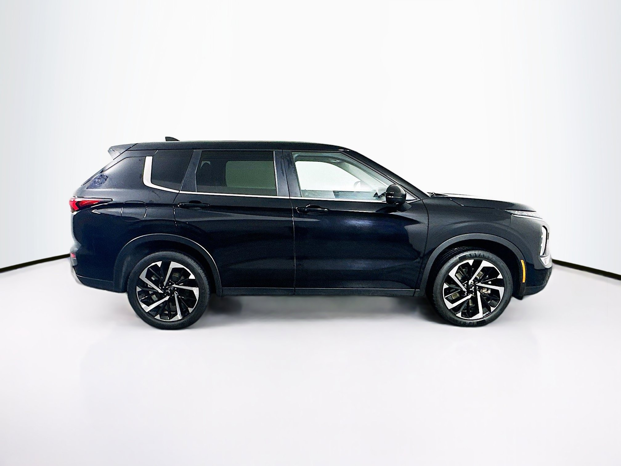 Used 2024 Mitsubishi Outlander SE AWD/4WD image 10