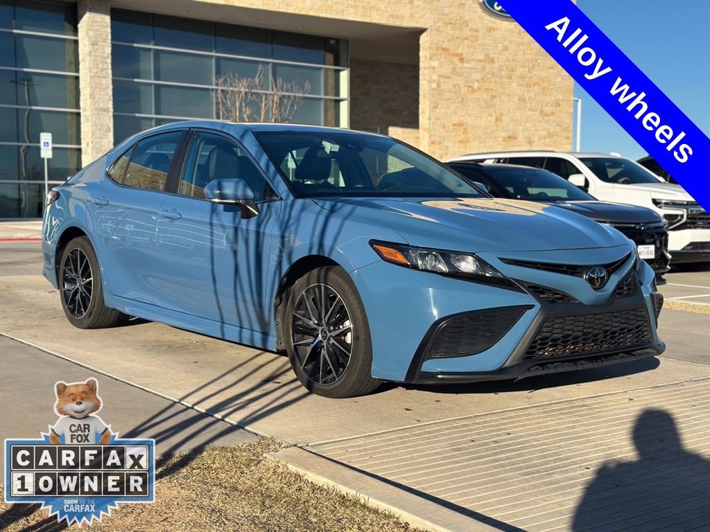 Used 2024 Toyota Camry SE image 15