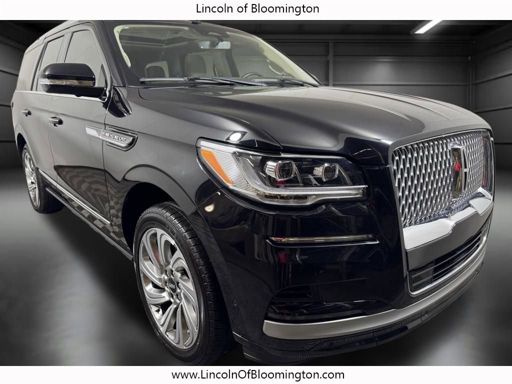 Used 2024 Lincoln Navigator Reserve AWD/4WD image 10