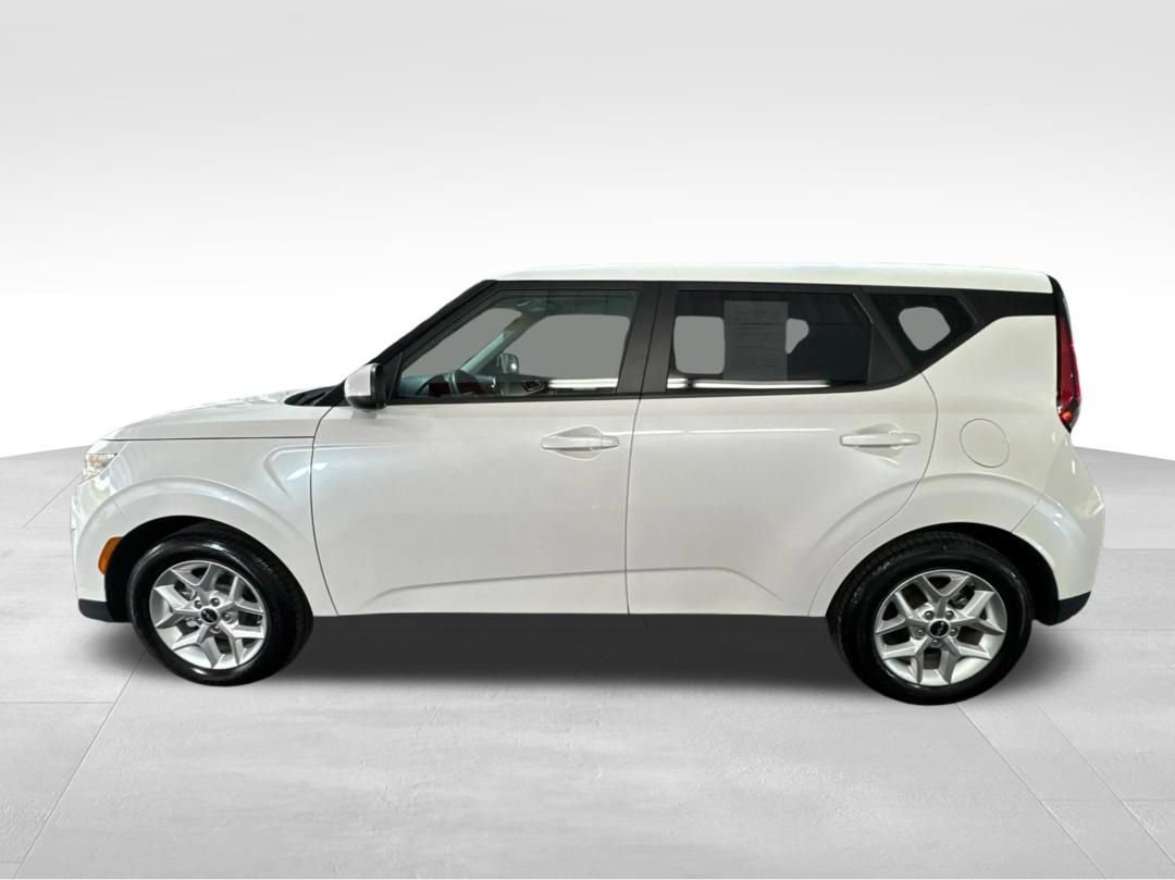 Used 2023 Kia Soul LX w/ LX Technology Package FWD image 8