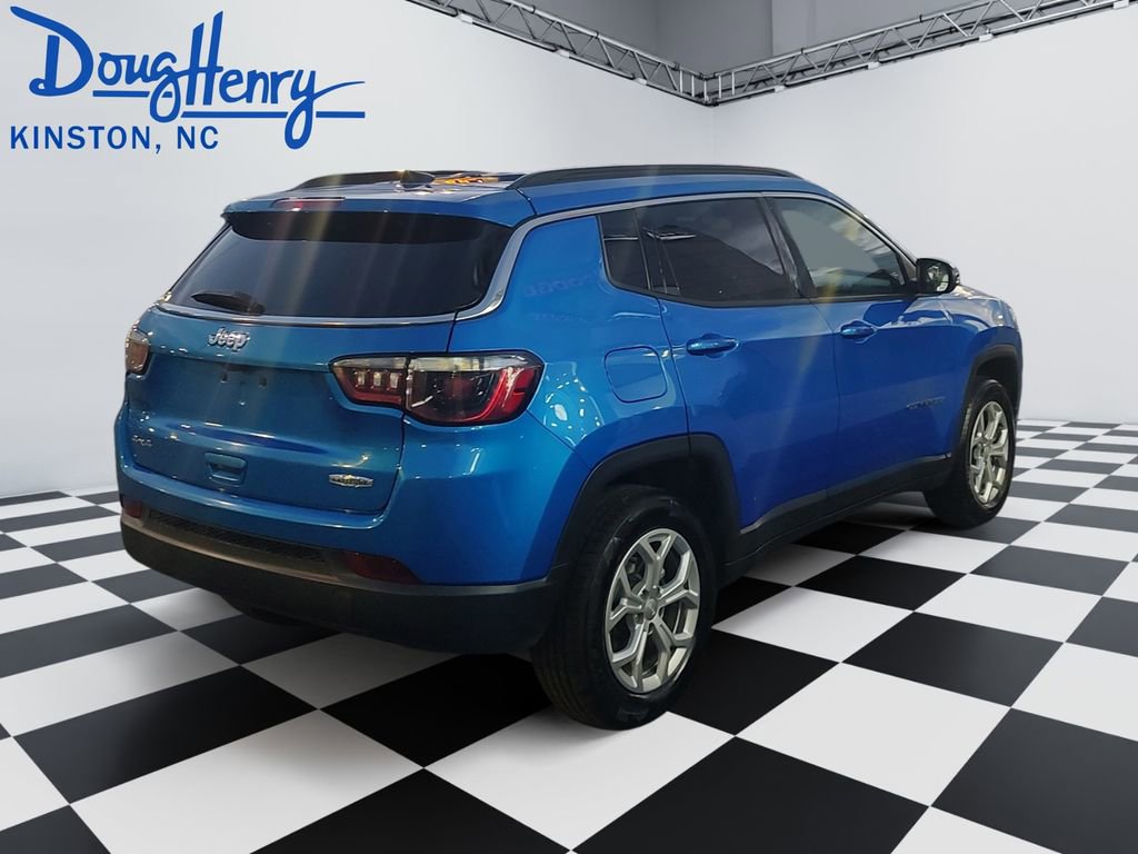 Used 2024 Jeep Compass Latitude image 5