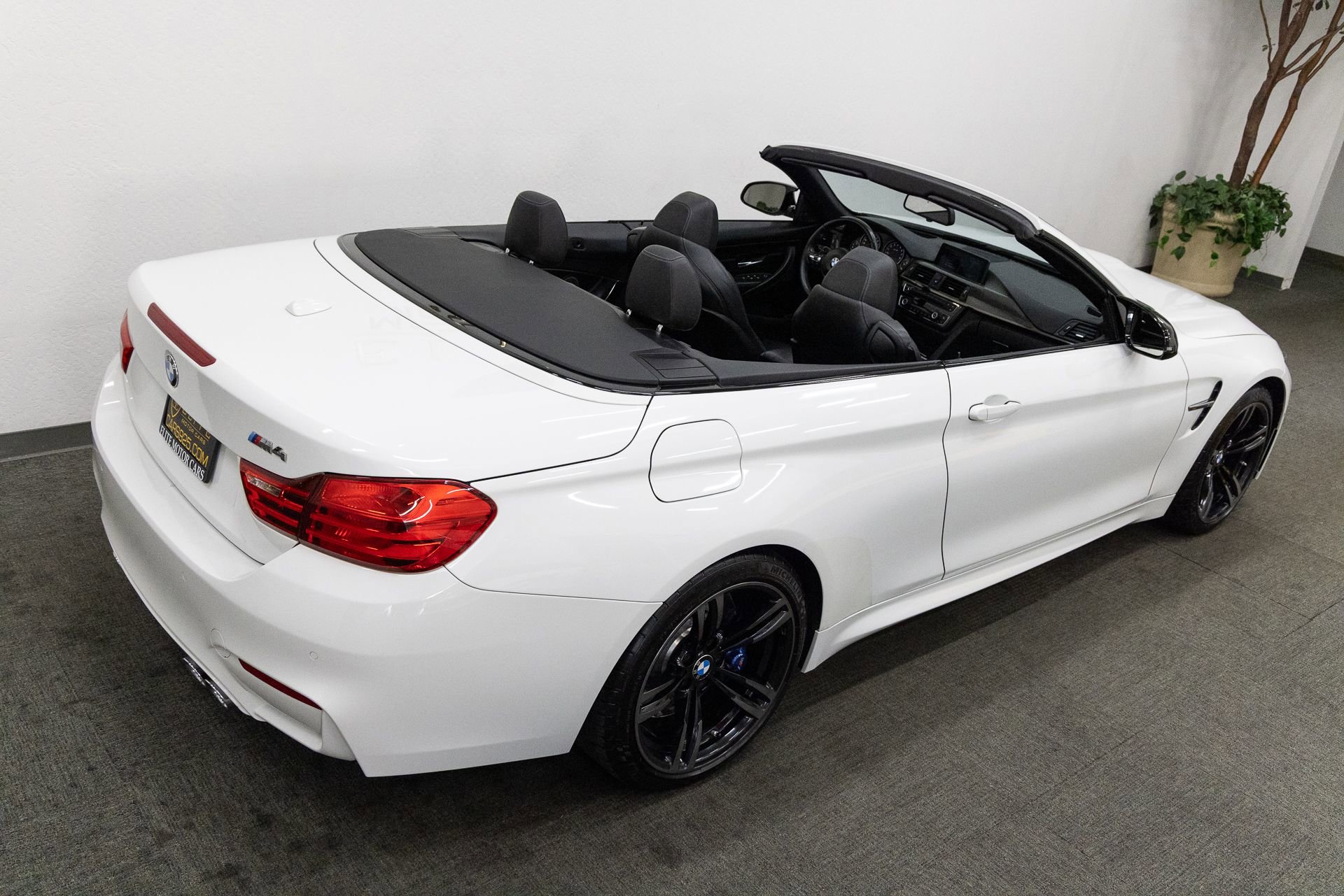 Used 2015 BMW M4 Convertible image 27