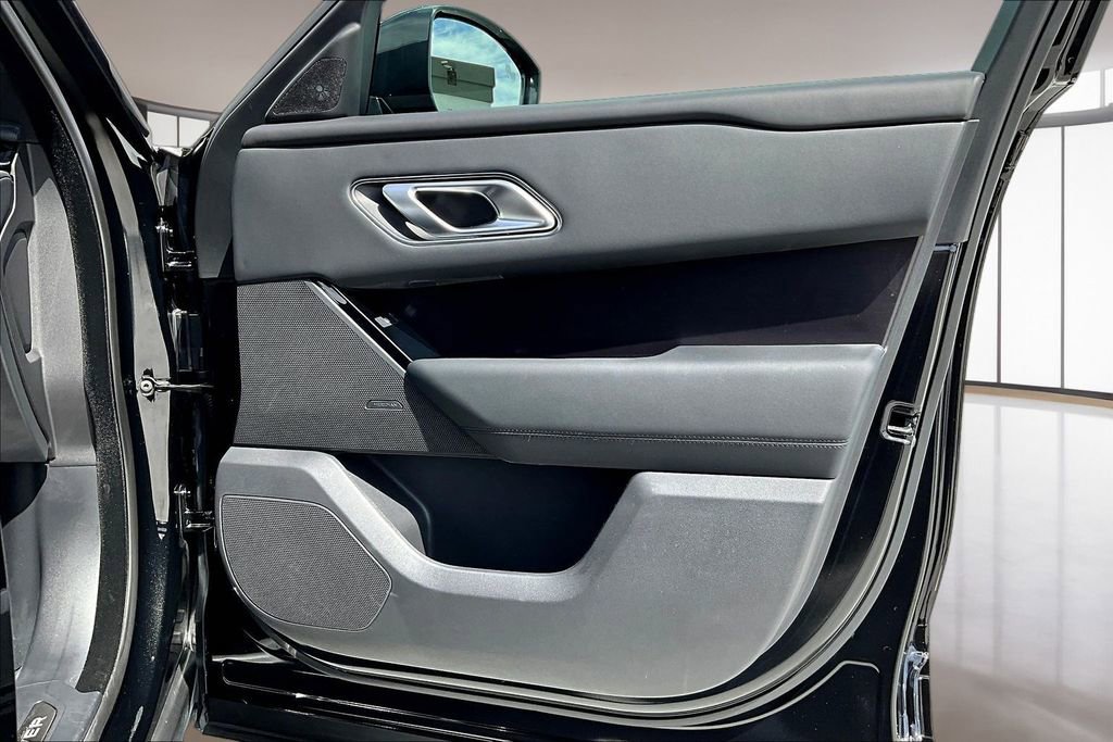 Certified 2026 Land Rover Range Rover Velar Dynamic SE AWD/4WD image 26