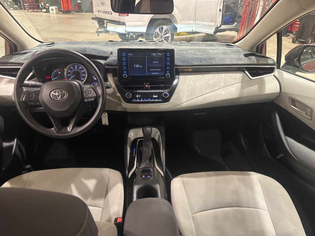 Used 2022 Toyota Corolla LE FWD image 45