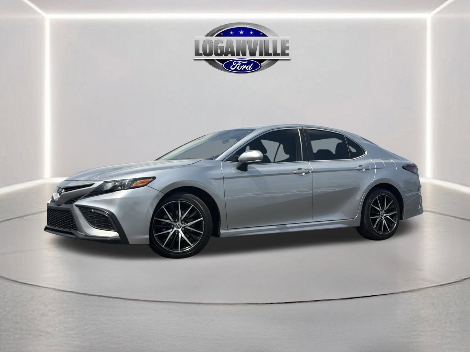 Used 2024 Toyota Camry SE w/ Convenience Package image 1