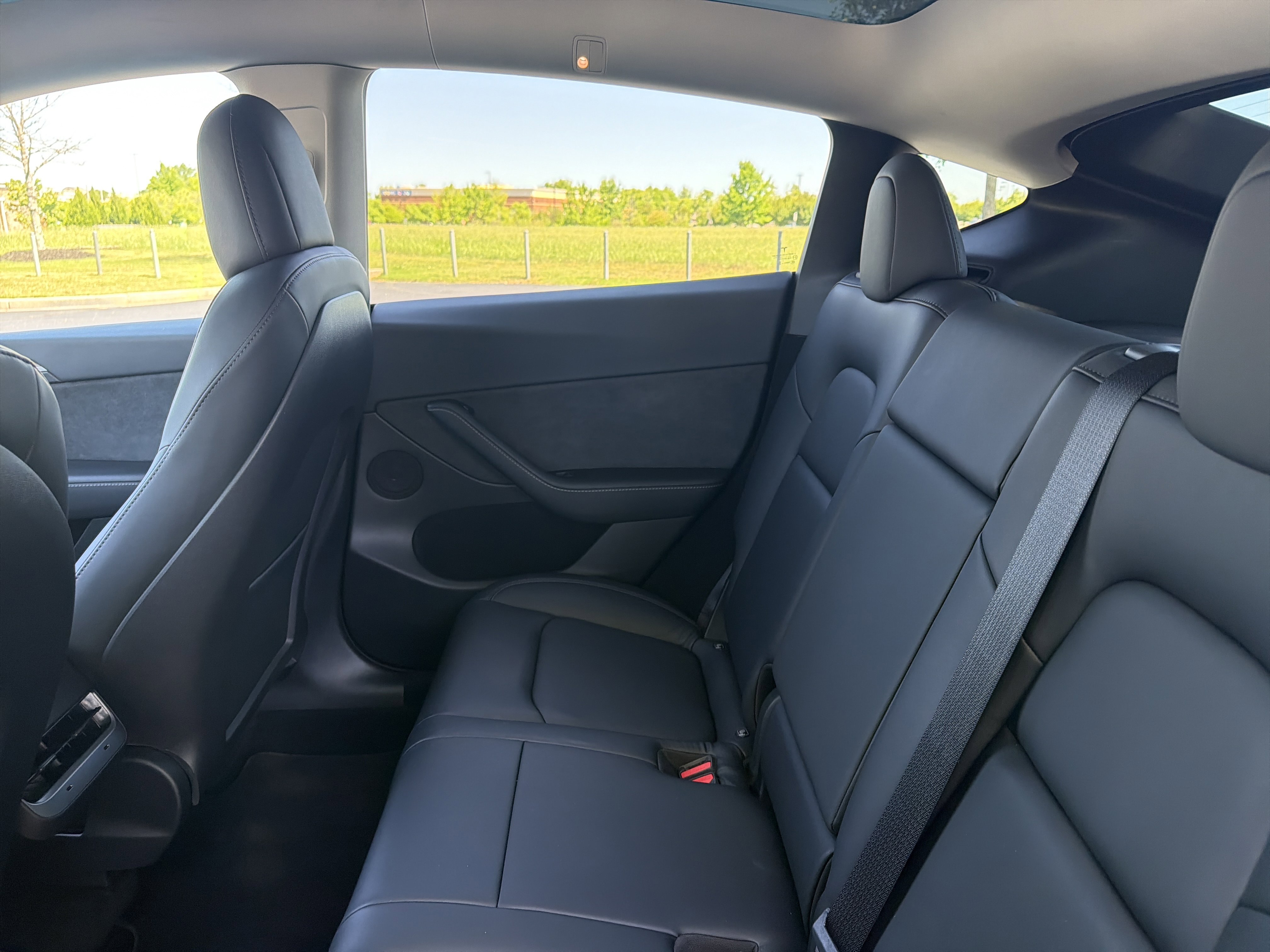 Used 2023 Tesla Model Y Long Range AWD/4WD image 26